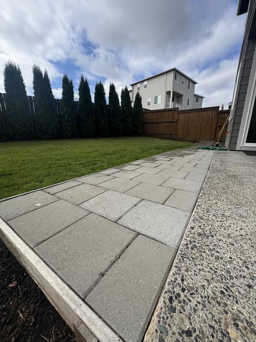 Finished paver walkway and border